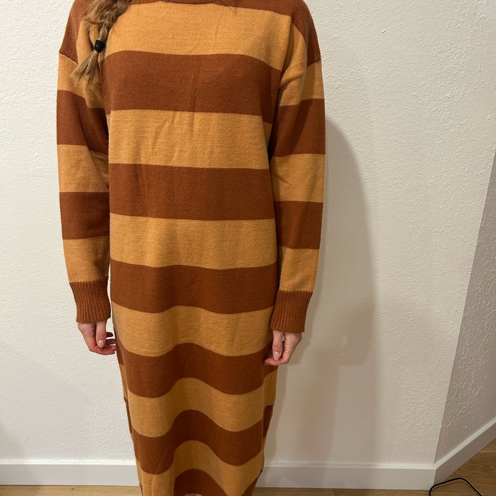 Compagnia Fantastic Striped Brown and Tan Sweater Dress size medium
